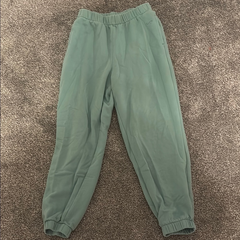 Hollister Women's Green Jogger Pants